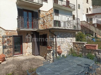 San Vincenzo Valle Roveto, Via della Quercia, 10