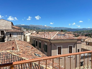 L'Aquila, Villa Comunale, Via Celestino V