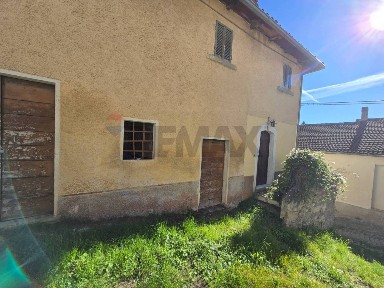 Terratetto plurifamiliare vicolo Cieco 4-6-8, Montereale