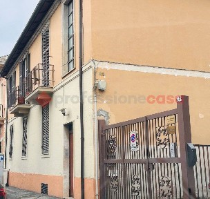 Avezzano, Via Monsignor Bagnoli, 64