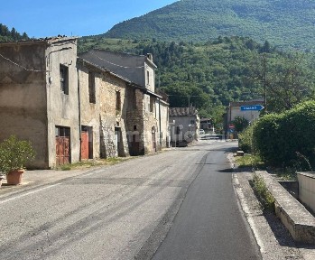 Prezza, Via Rione Colle, 1