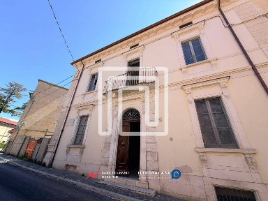 Terratetto unifamiliare via Trento 2, Centro, Sulmona