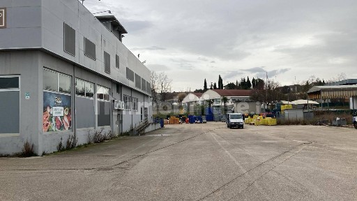 Capannone in Affitto
