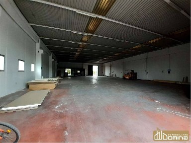 Capannone in Affitto