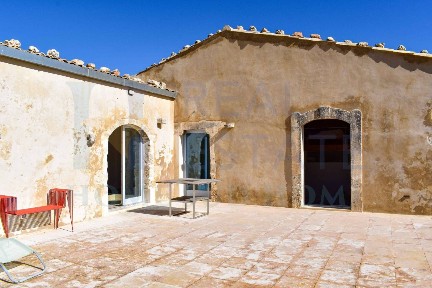 Casale via Tommaso Fazello 228, Centro, Noto