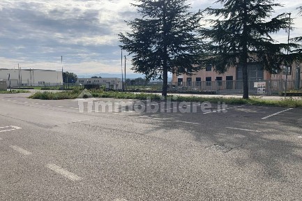 Capannone in Vendita