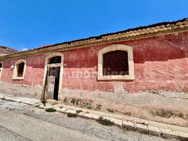 Rustico via Piave 87, Centro, Avola