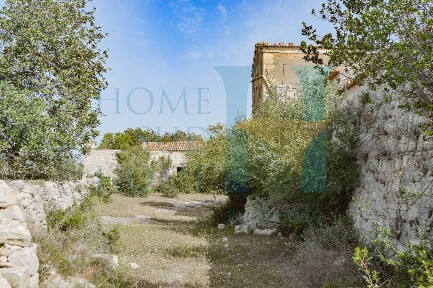 Casale, da ristrutturare, 392630 m², Centro, Noto