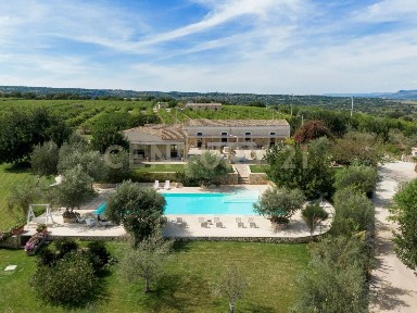 Casale, ottimo stato, 380 m², Noto