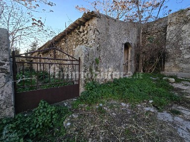 Rustico contrada porcari, Noto