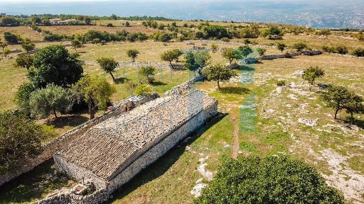 Rustico, da ristrutturare, 155 m², Centro, Noto