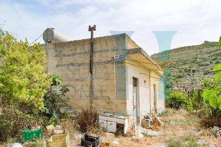 Rustico, da ristrutturare, 100 m², Centro, Noto
