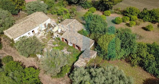 Baglio, da ristrutturare, 100490 m², Centro, Noto
