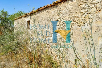 Rustico, da ristrutturare, 250 m², Centro, Noto