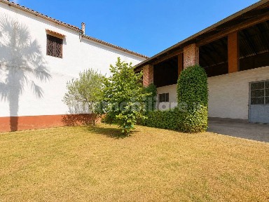 Vercelli, Via Leonardo Walter Manzone, 209
