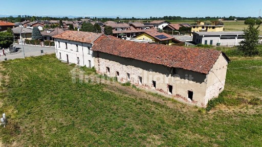 Caresanablot, Via Roma, 23