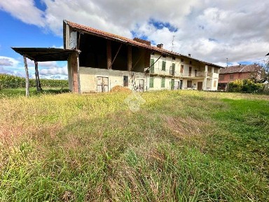 Carisio, Via Buronzo, 71