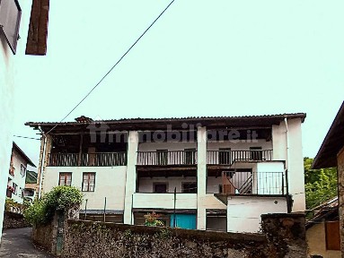 Casa colonica piazza Borella 10, Foresto, Borgosesia