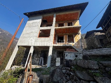 Baita Località Salaro, Varallo