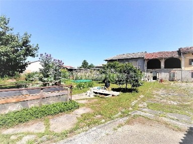 Pezzana, via adua, 10