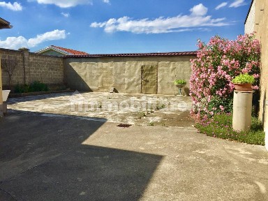 Casale via Guido Bobba, Centro, Cigliano
