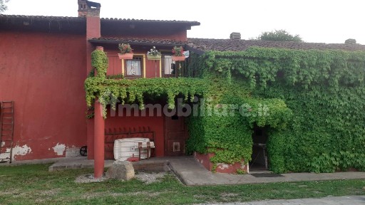 Cascina Cascina Italia, Moncrivello