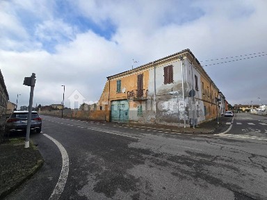 Pezzana, Via 1 Maggio