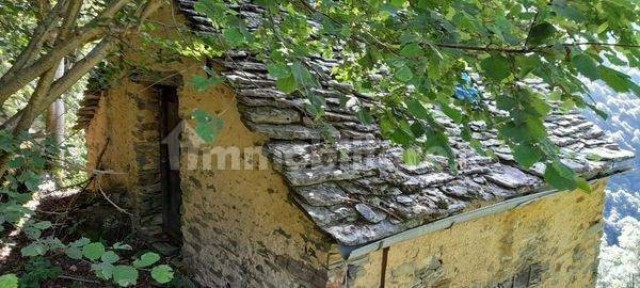 Baita, da ristrutturare, 81 m², Rossa