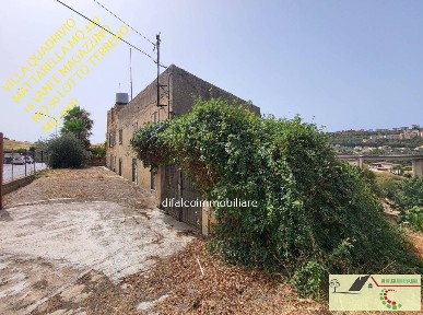 Villa plurifamiliare via Piersanti Mattarella, Via Imera, V. della Vittoria, Via Dante A., Agrigento
