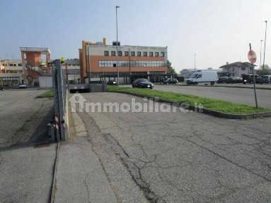 Magazzino all'asta via Fratelli di Dio 2, Magenta