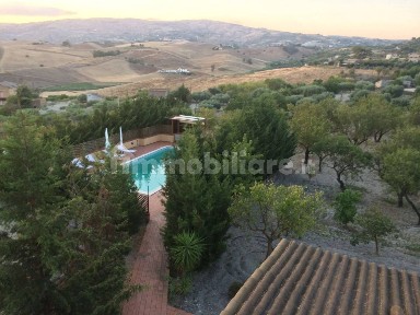 Villa unifamiliare via Isabella di Castiglia, Aragona