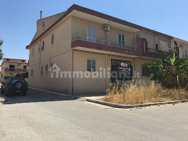 Villa bifamiliare via Francesco Valenti, Centro, Menfi