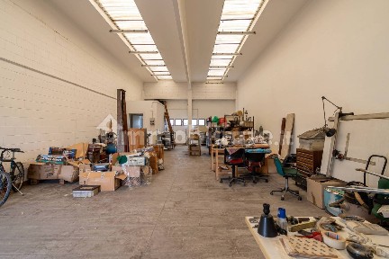 Magazzino - Deposito in Vendita