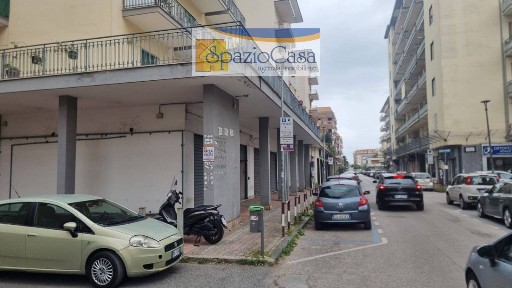Paninoteca - Burger bar in Affitto
