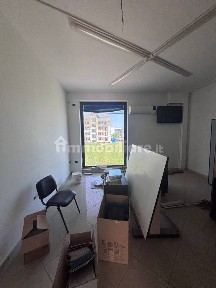 Attività commerciale in Affitto