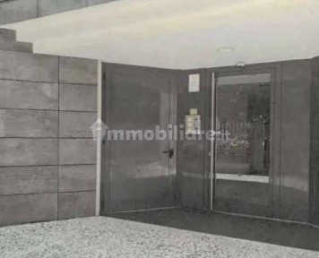 Magazzino all'asta viale Achille Papa, 26-28, Milano
