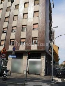 Magazzino all'asta piazza Tirana, Milano