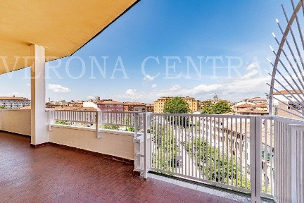 Attico piazza Cittadella 22, Cittadella - Porta Nuova, Verona