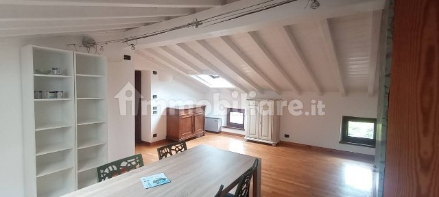 Mansarda Località Valsecca di Sopra, Pazzon, Caprino Veronese
