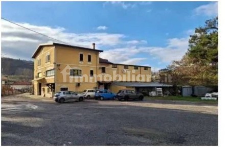 Capannone all'asta via A. Guarascio 2, Casali del Manco
