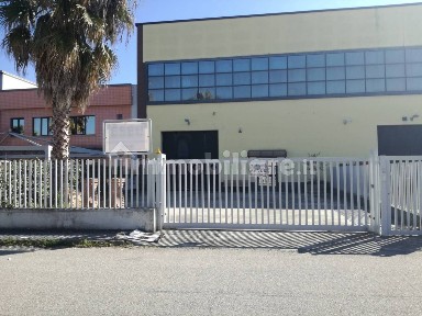 Capannone in Vendita