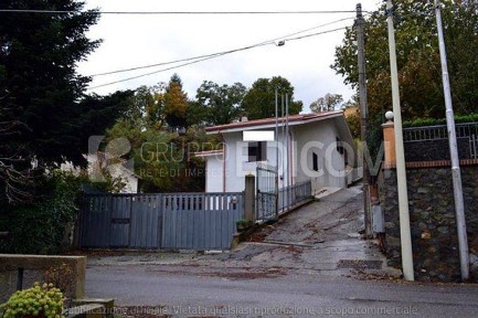 San Vincenzo la Costa, Corso Vittorio Emanuele III, 74