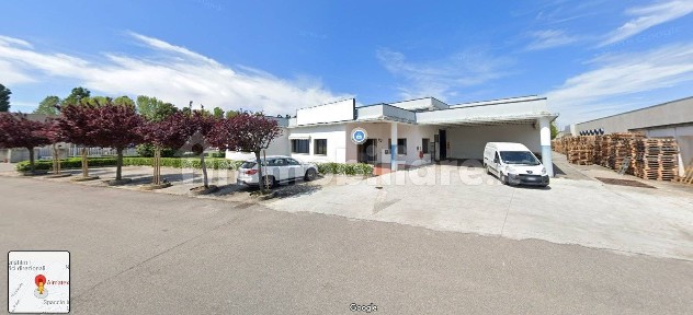 Capannone in Affitto