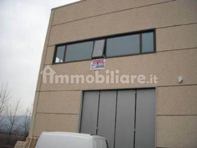 Capannone in Vendita
