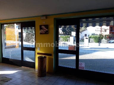 Attività commerciale in Affitto