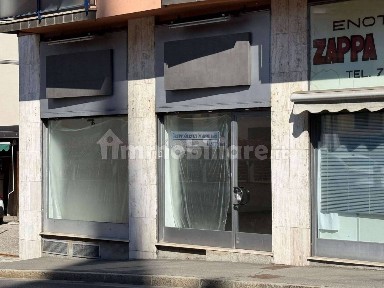 Locale commerciale in Affitto