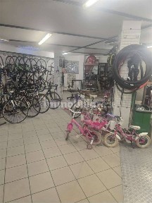 Locale commerciale in Affitto