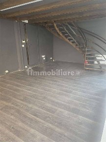 Locale commerciale in Affitto