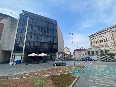 Locale commerciale in Affitto