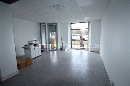 Locale commerciale in Affitto